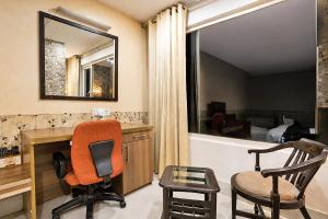 Super Townhouse Oak ONGC Crossway Formerly Hotel Gold Stone Comfort