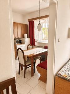 Prostorný apartmán u kurtů