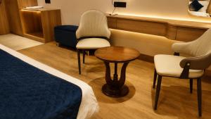 The Grand Heritage Vrindavan # Lavis & Luxury Rooms Near Nidhivan Sarovar Portico, Rukmini Vihar Vrindavan#
