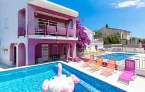Lovely Apartment In Seget Vranjica With Wifi