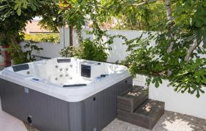 Lovely Apartment In Seget Vranjica With Wifi