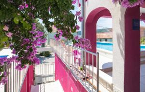Lovely Apartment In Seget Vranjica With Wifi