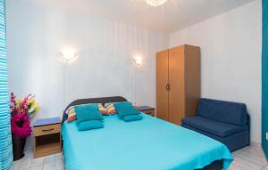 Lovely Apartment In Seget Vranjica With Wifi