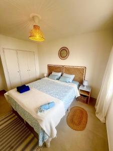 Modern 2BR Beach Apt Walk to Quarteira Beach
