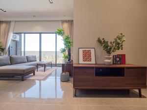 45th Floor Apartment at Time Square 5
