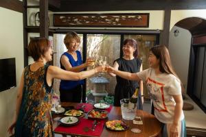 Shiori 栞 京都四条大宮 専用庭付き一棟貸モダン京町家