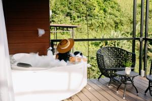 Grey Rock Mountain Cabin w Jacuzzi