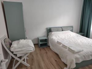 Central Apartment near Piatra Singuratică - Bălan