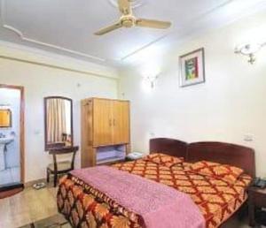 Hotel Lake Inn - A Luxury Lake View Hotel