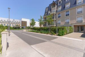 Flat in the heart of Deauville with a garden