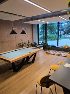 Mokotów Airport Premium Apartment by Sara, Chopin Airport, free uderground garage, ładowarka EV