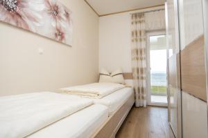 Beachfront Reiterer Villa V1 with Jacuzzi 30 meters from the Beach - CROWONDER LUXURY RENT