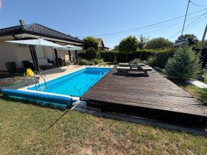 MARINA HOUSE pool & garden