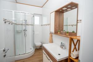 Beachfront Reiterer Villa V3 with Jacuzzi 30 meters from the Beach - CROWONDER LUXURY RENT
