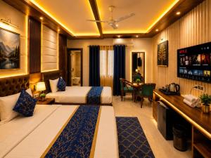 Hotel Aura Bellamonts Near Delhi Airport- Free Airport PickUp & , Breakfast & Dinner Complementary
