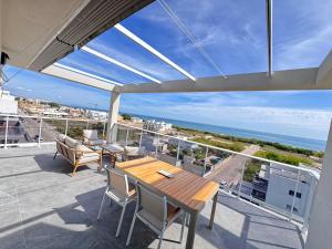 Ático con vistas al Mar Piscina y Parking Privado