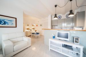 Apartamento Ivet con piscina comunitaria y a pie de la playa