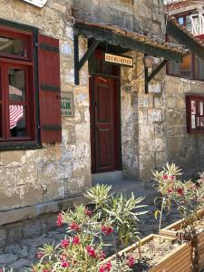 hüseyin meral sevimli köy evi