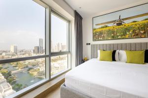 Casa Fernando Dubai Stunning golf course and lake view