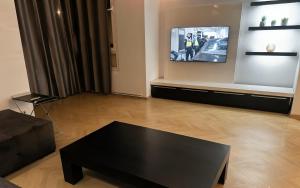Reginas Modern Apartment City Center