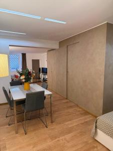 Nika House