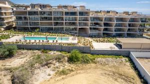 Luxury 2 BR Condo - Oceanview Pool - Gym