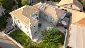 Dervisia Stonehouse 2