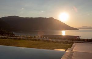Villa Luma Sea View Villa with Large Pool and Sea Access