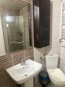Reginas Modern Apartment City Center