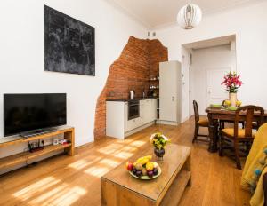 Old Town Brigue Apartment by Otium