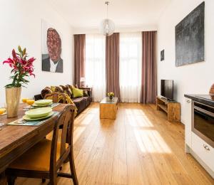 Old Town Brigue Apartment by Otium