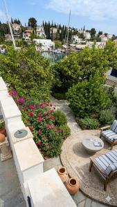 Chelidon Spetses Residence by 8essentially