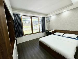 DLux Saigon Condo