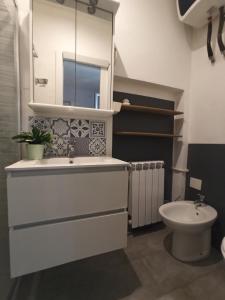 Mercury Room
