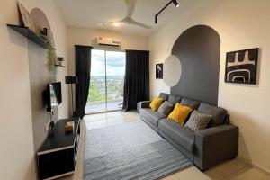 Black White 3BR Condo near Taiping Lake Garden Zoo with Netflix WiFi