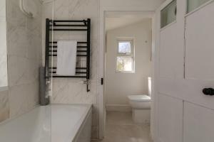 Brougham - Brand New 2-Bed House - Parking - 10 min to Centre