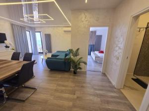 Luxury Front SeaView Apartment - Panoramic View to Black Sea