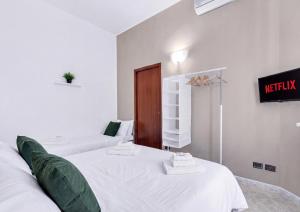 Bright & Sunny Apartment with Air Conditioning