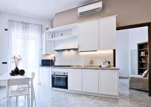 Bright & Sunny Apartment with Air Conditioning