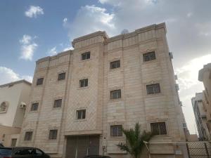 شقة بغرفتين وحمامين وصالة