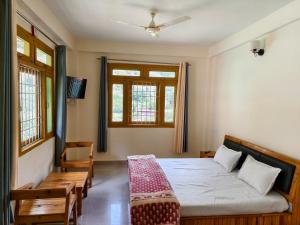 Pradeep Riverview Homestsay Sainj