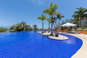 Ocean View Condo with Resort Pool & Beach