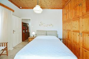Xirouchakis Eva Charmy house