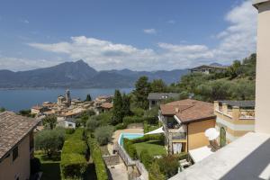 Towerhill Apartment with Roofterrace and shared Po