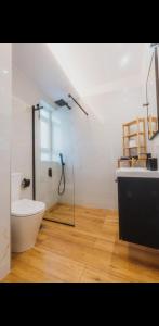 Calmio Athens 1
