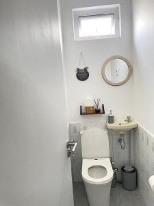 Newly Renovated Villa Near Beach & Amenities