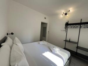 15 min to Piazza Statuto - Wifi & Air Conditioning