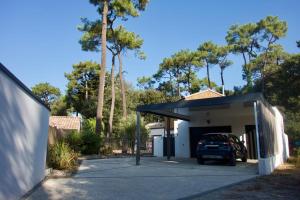 Villa Pinède 800m from Beach Private Jacuzzi Pine Forest Sleeps 8