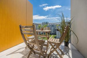 Żoliborz LUX Apartment with Parking and Balcony by Renters Prestige