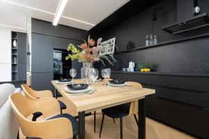 Żoliborz LUX Apartment with Parking and Balcony by Renters Prestige